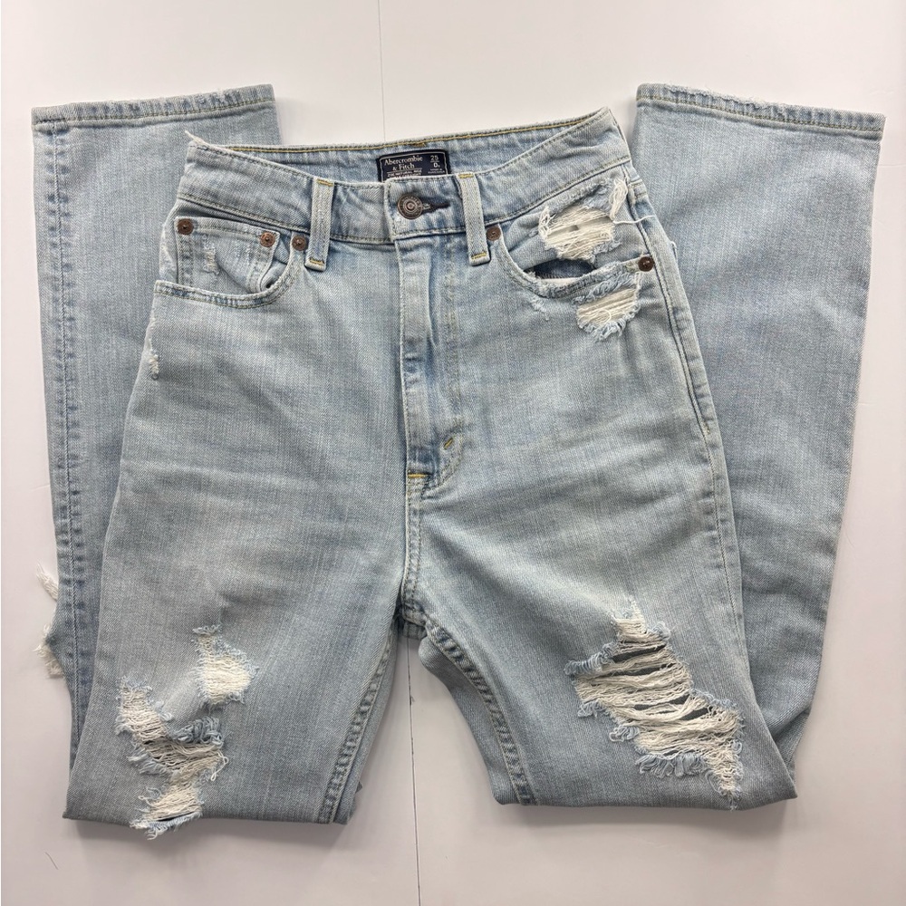 Abercrombie & Fitch straight-leg jeans Light Wash Distressed